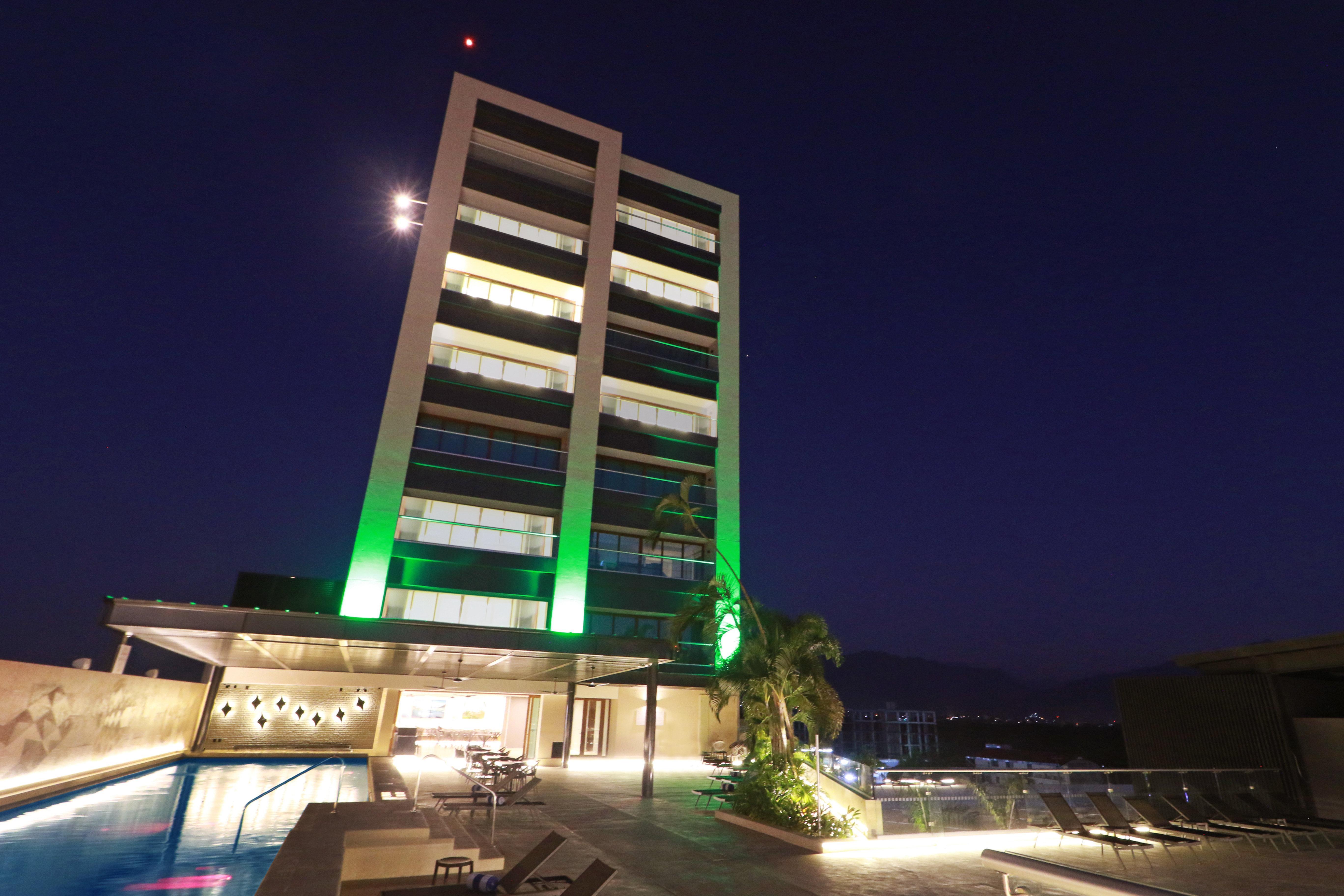 Holiday Inn & Suites - Puerto Vallarta Marina & Golf By Ihg エクステリア 写真