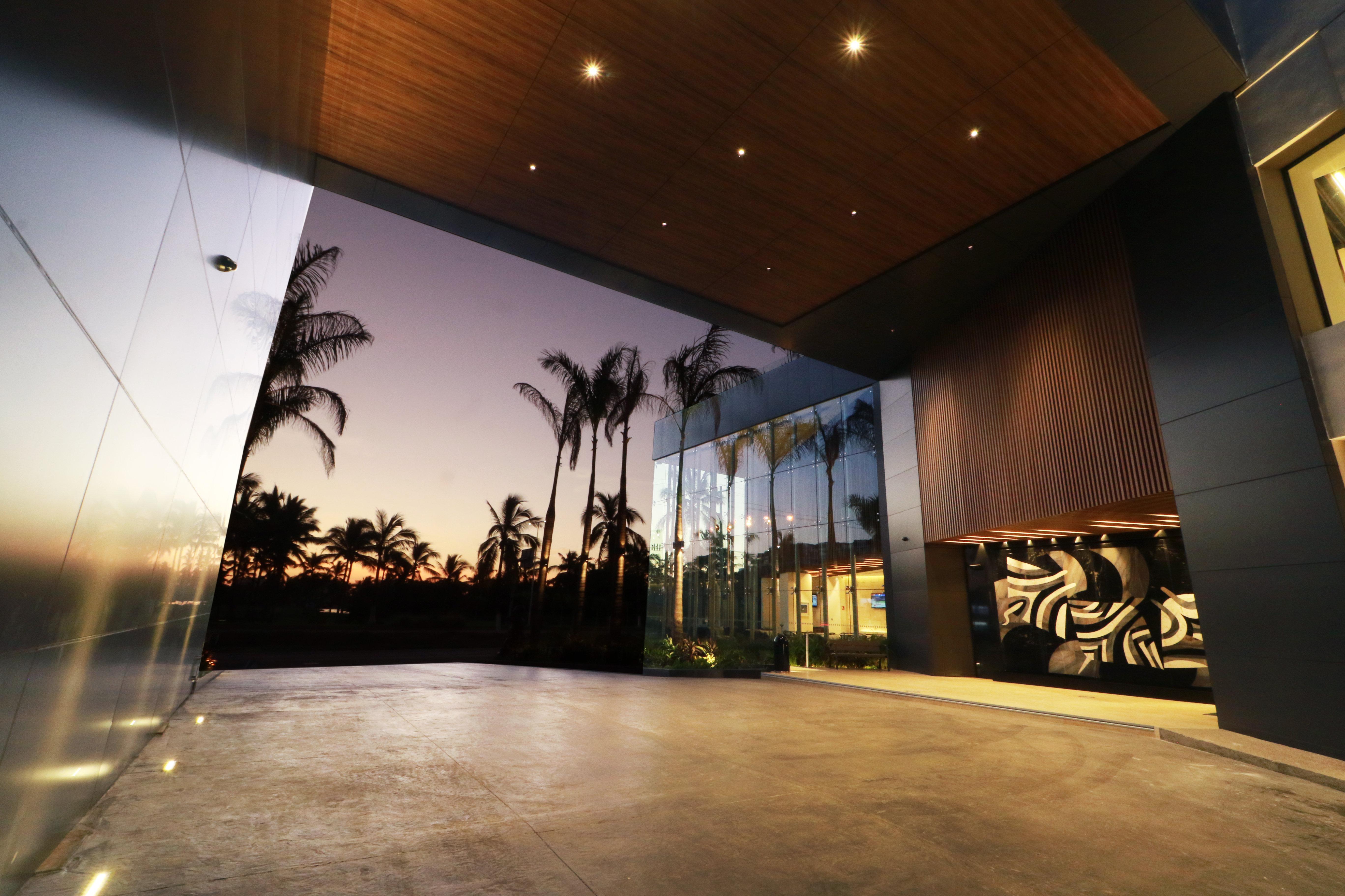 Holiday Inn & Suites - Puerto Vallarta Marina & Golf By Ihg エクステリア 写真